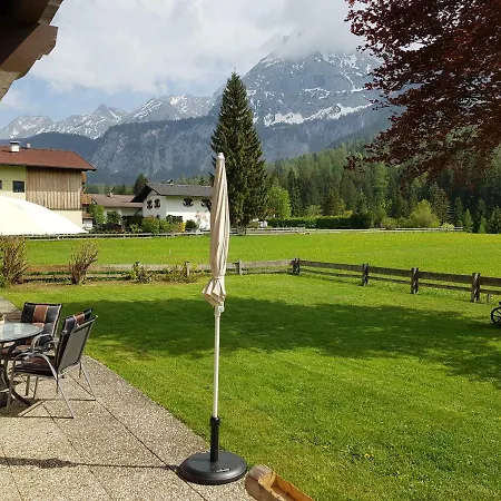 Apartmenthaus Larchenhof * Ehrwald